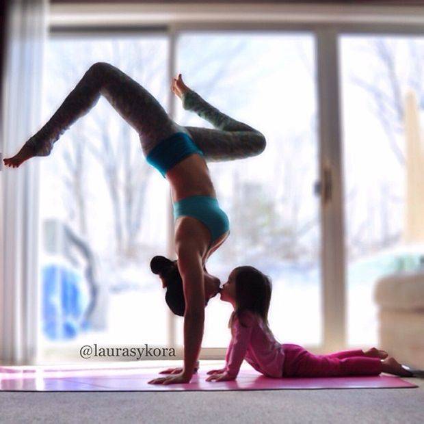 mom-and-daughter-yoga-laura-kasperzak-2.jpg