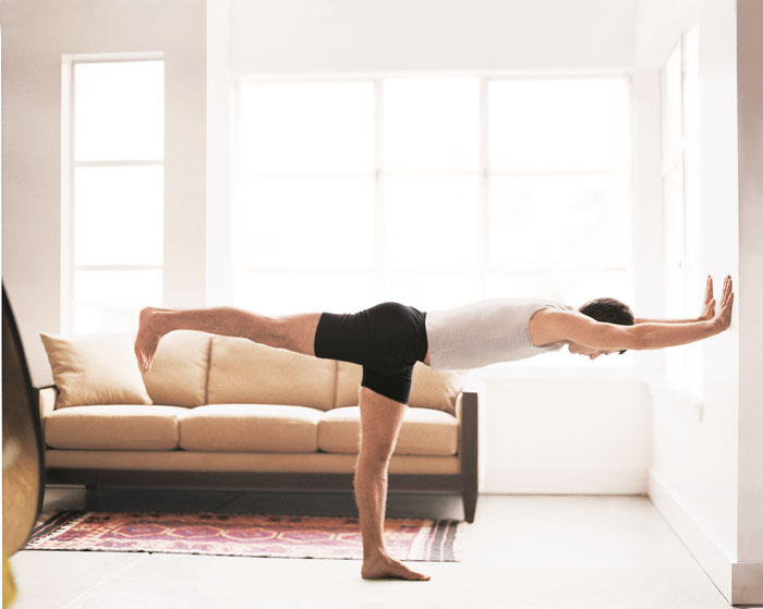 Упражнения йоги для верхних мышц спины