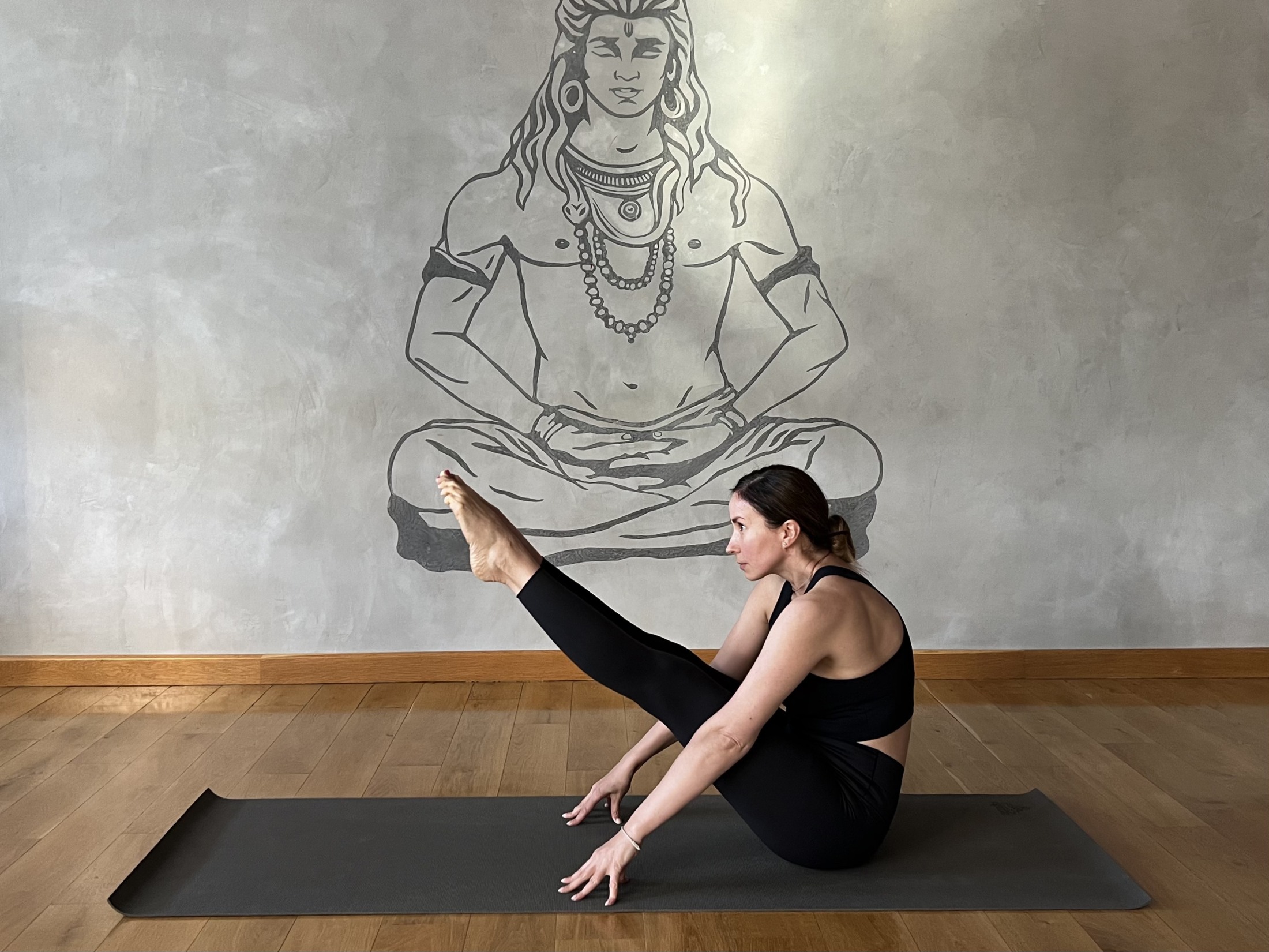 Навасана, поза Лодки