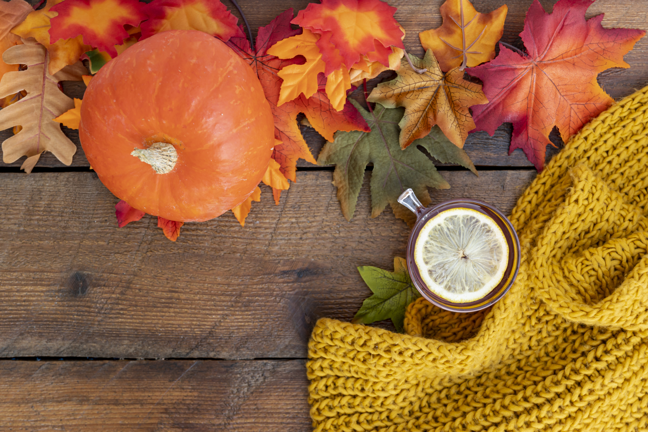 fall-season-arrangement-wooden-table.jpg