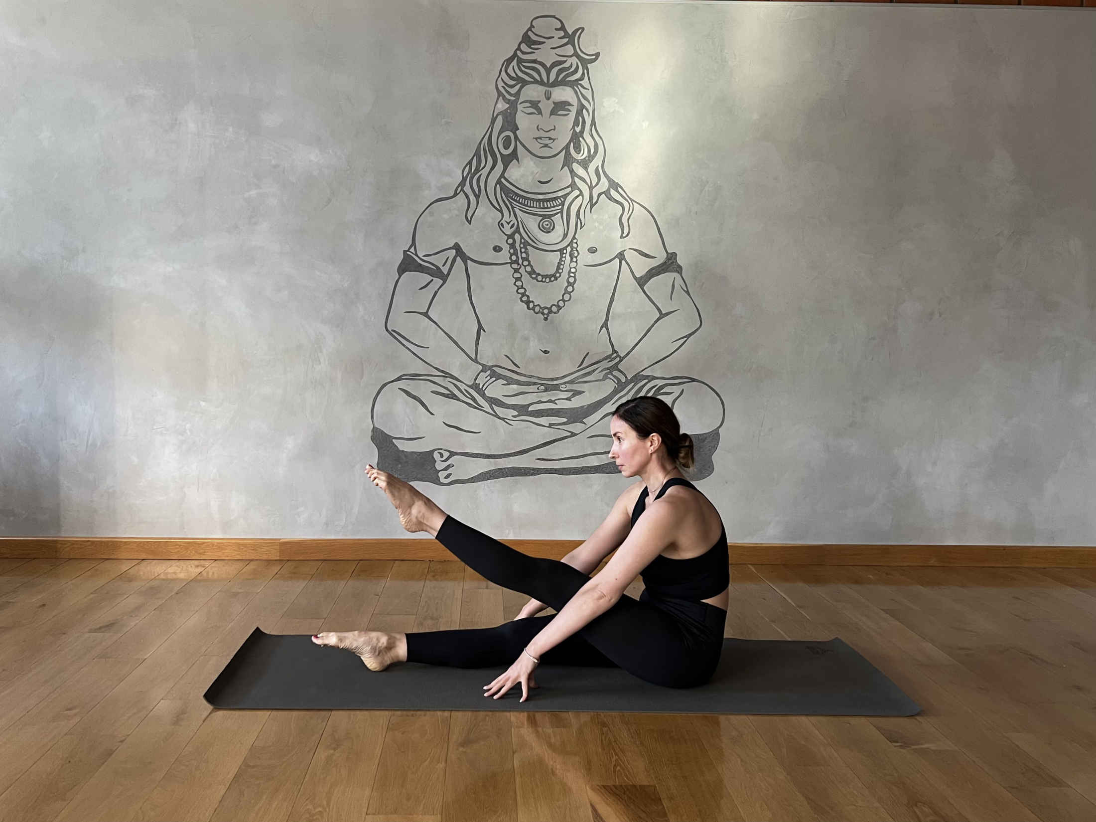 Навасана, поза Лодки