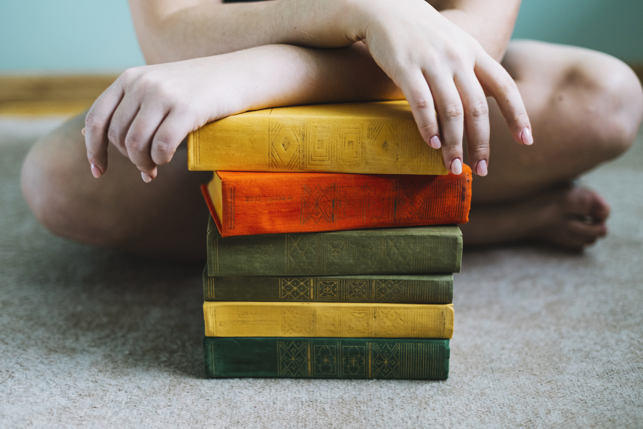 obrezat-zensinu-vozle-steka-knig.jpg obrezat-zensinu-vozle-steka-knig.jpg