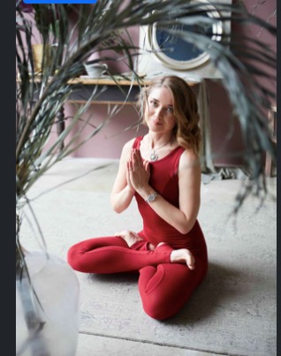 Александра Грачева, сертифицированный и дипломированный инструктор по Хатха-йоге и йогатерапии, преподаватель WhyYoga.