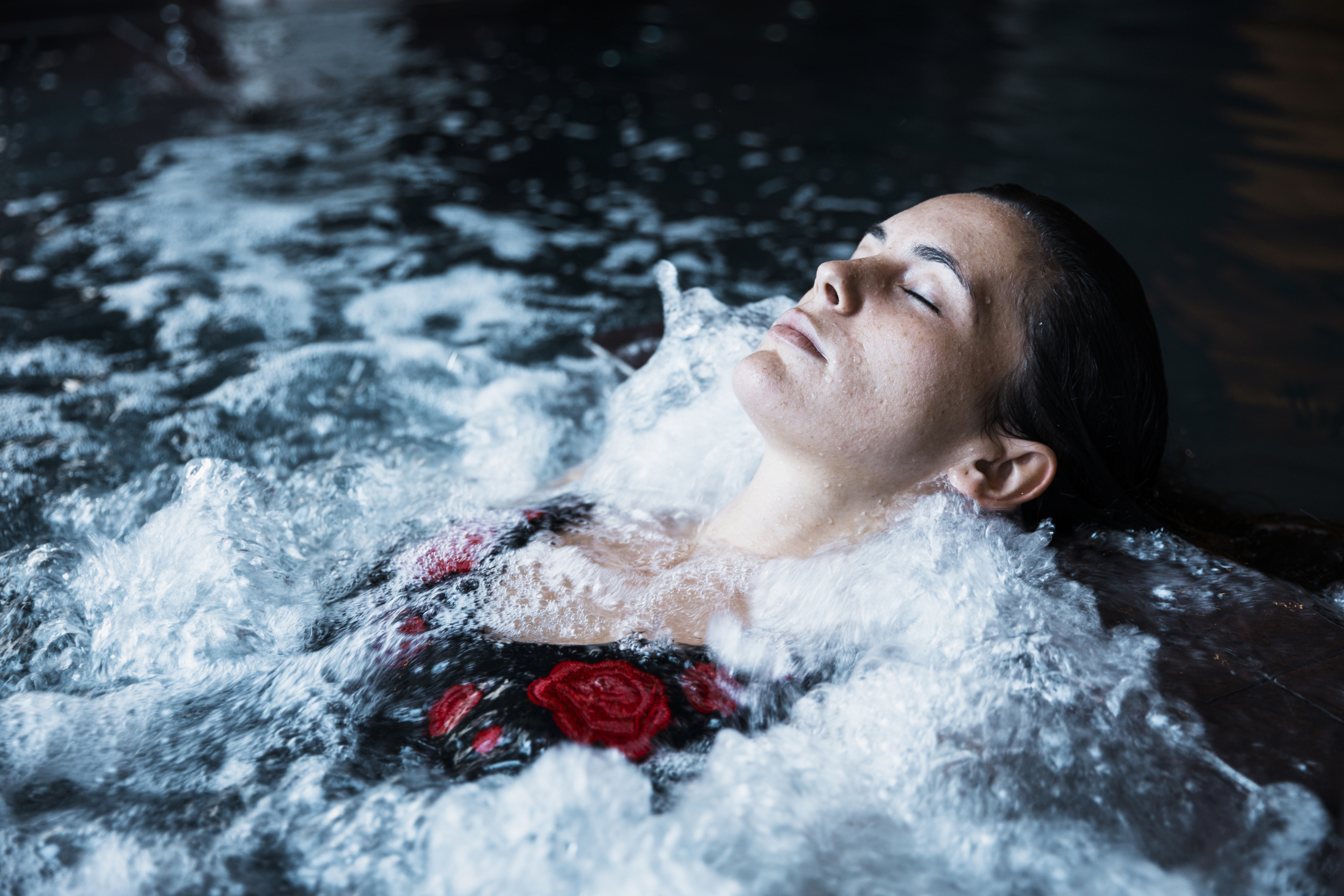 woman-relaxing-whirlpool (1).jpg