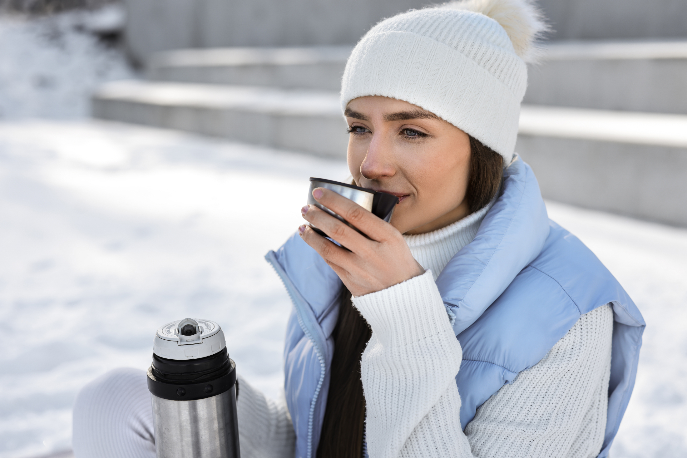 young-woman-practicing-yoga-outdoors-winter-warm-clothes.jpg