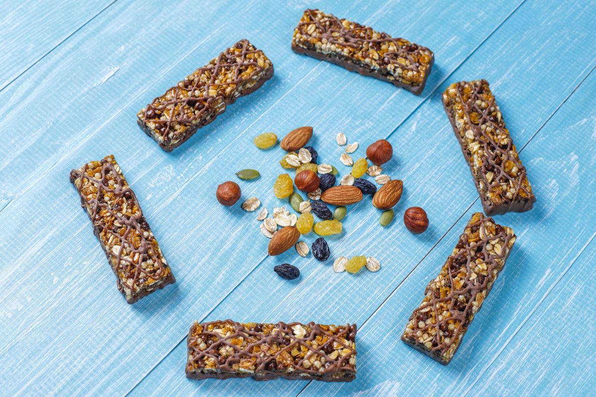 healthy-delicios-granola-bars-with-chocolate-and-muesli-bars-with-nuts-and-dry-fruits.jpg