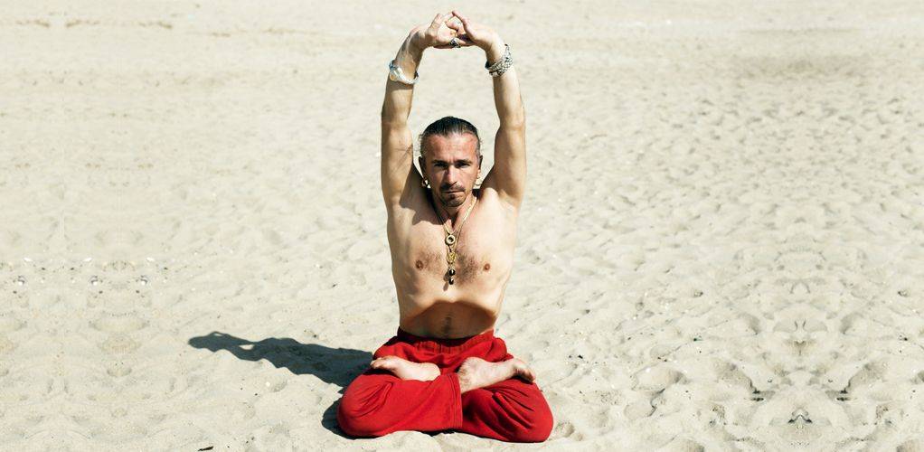 Описание и принципы практики ишвара-йоги. Урок сурья-намаскар с анатолием зенченко