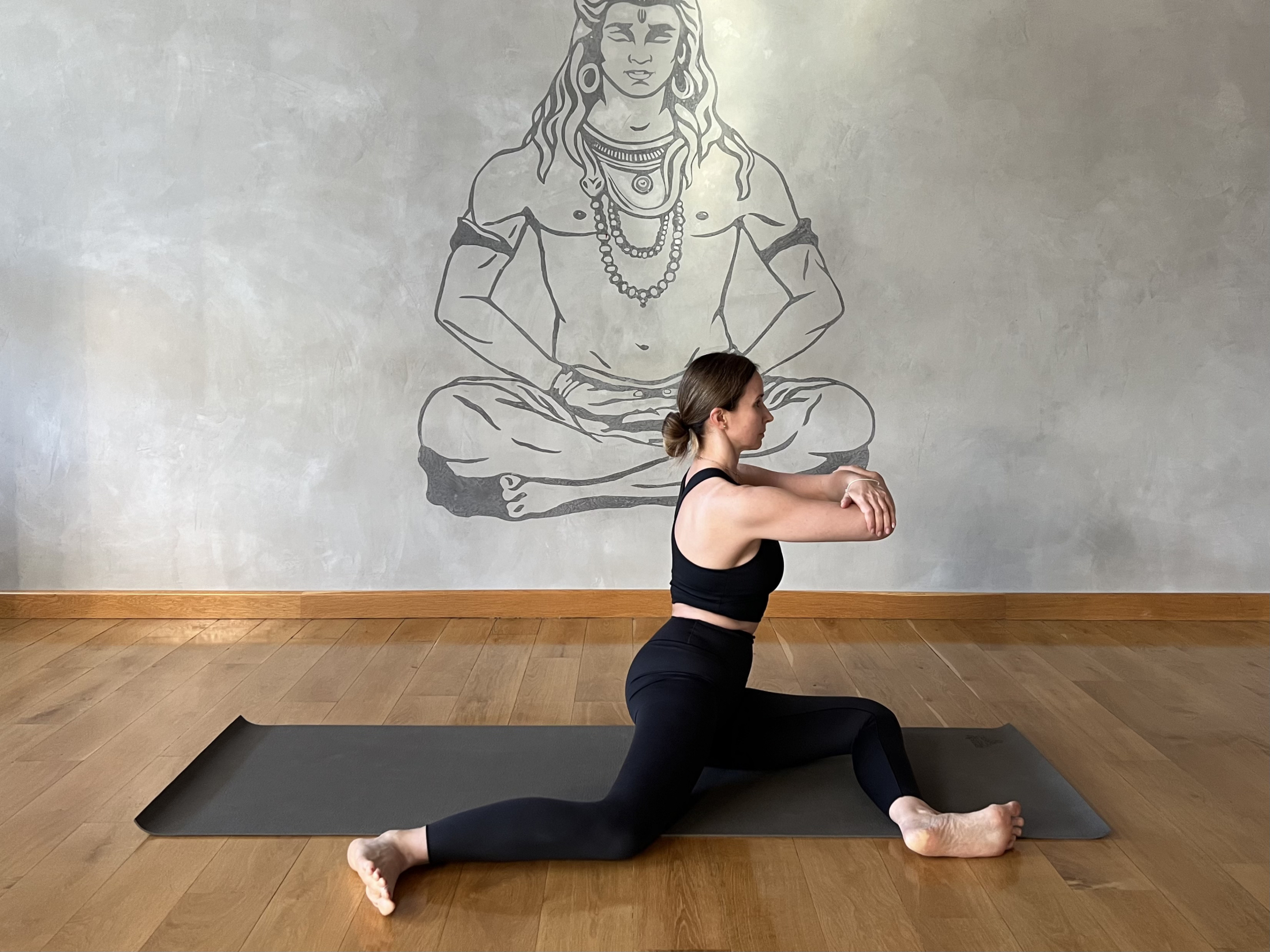 Свастикхасана