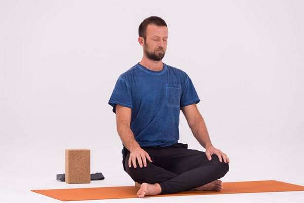 9-Yoga-Stretches-to-Increase-Flexibility-Easy.jpg