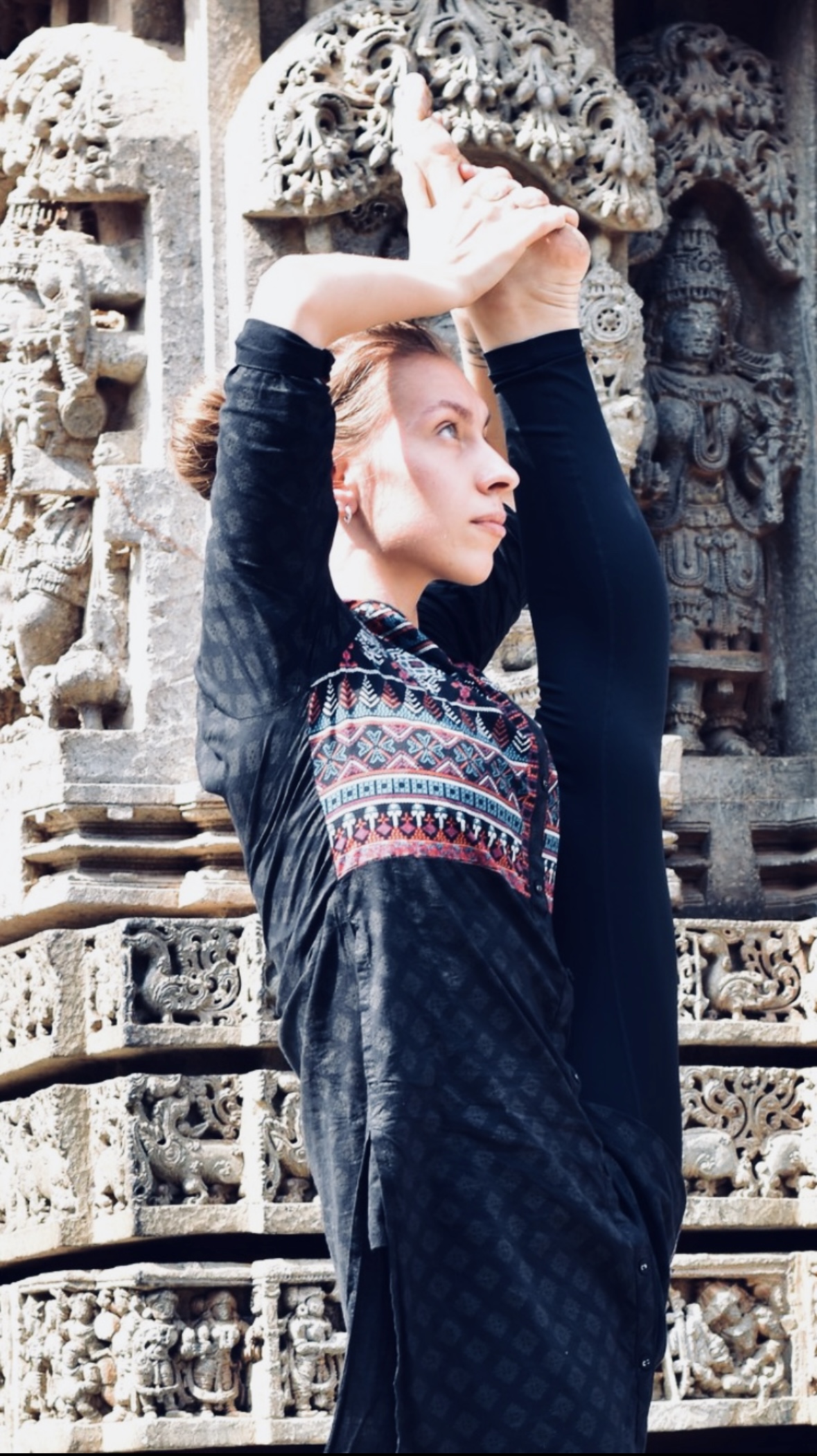 Аштанга-йога — не спорт: почему одна и та же последовательность работает годами image-12-02-26-02-00-2.jpeg