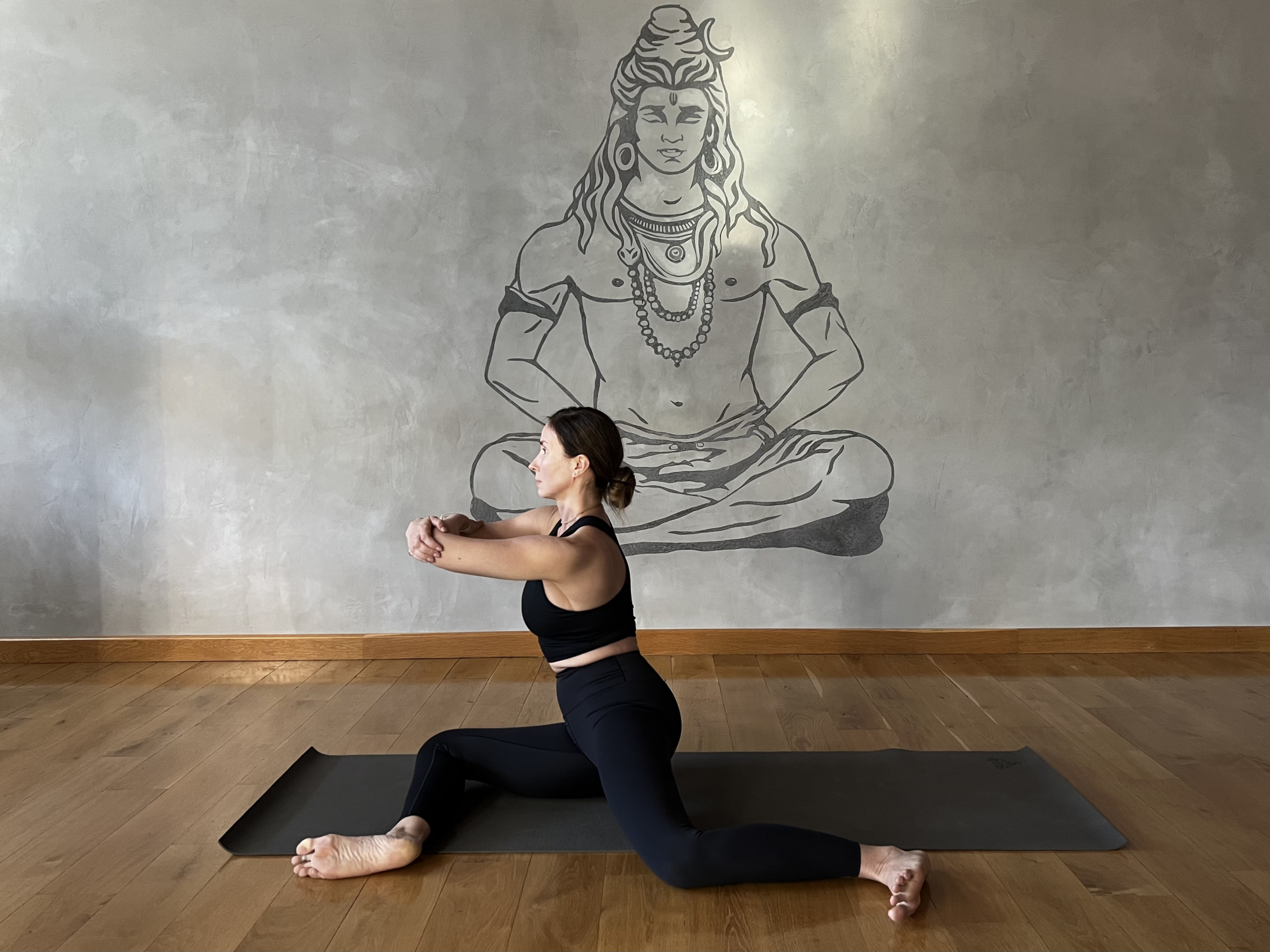 Свастикхасана