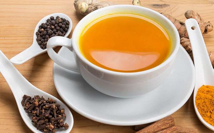 «Золотой» чай латте с ягодами годжи – отличный противовоспалительный эликсир