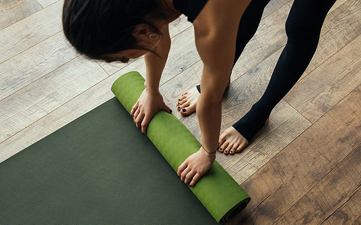 Как правильно выбрать коврик для йоги 