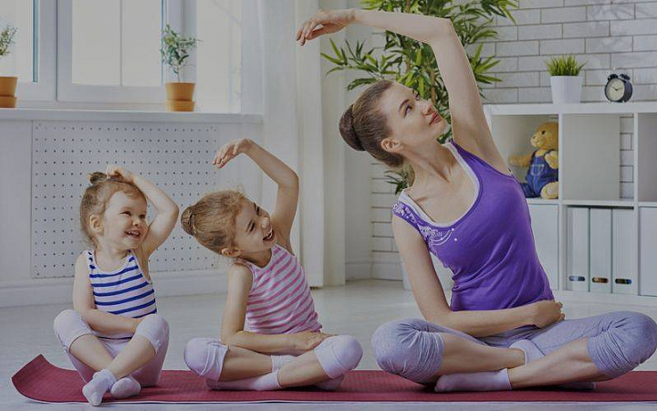 Когда грядет истерика: 5 поз йоги для детей