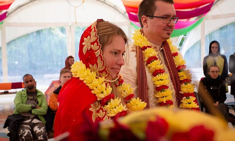 Индийский свадебный обряд, который можно пройти в Москве