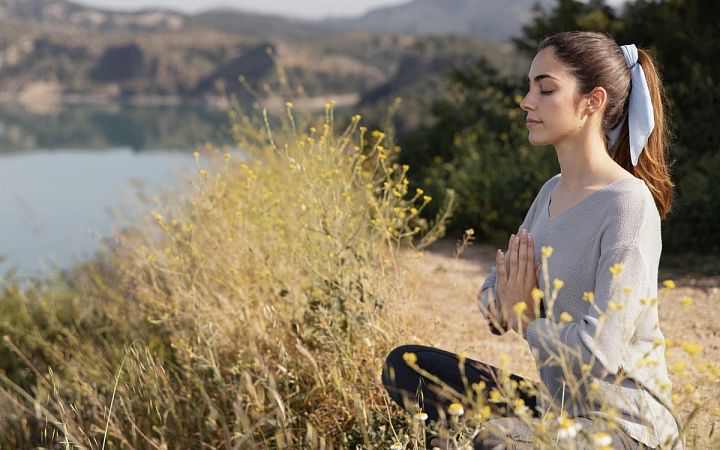 Как восполнить жизненную энергию с помощью йоги?