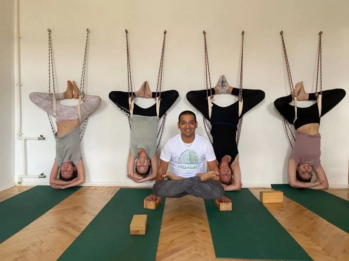 Yoga Journal - «Важно понимать йогу не как спорт, а как образ жизни»